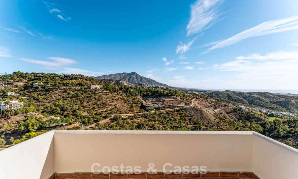 Elegant Andalusian luxury villa with timeless charm for sale in El Madroñal, Marbella - Benahavis 789529