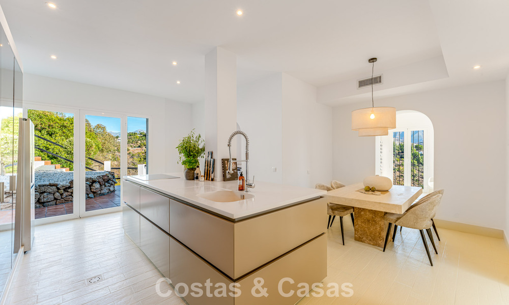 Elegant Andalusian luxury villa with timeless charm for sale in El Madroñal, Marbella - Benahavis 789542