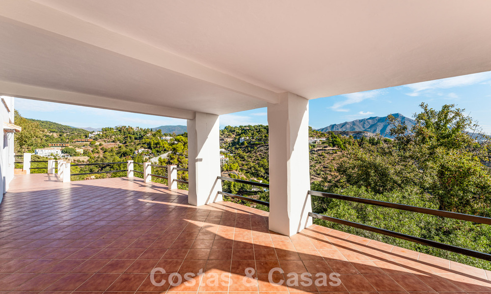 Elegant Andalusian luxury villa with timeless charm for sale in El Madroñal, Marbella - Benahavis 789544