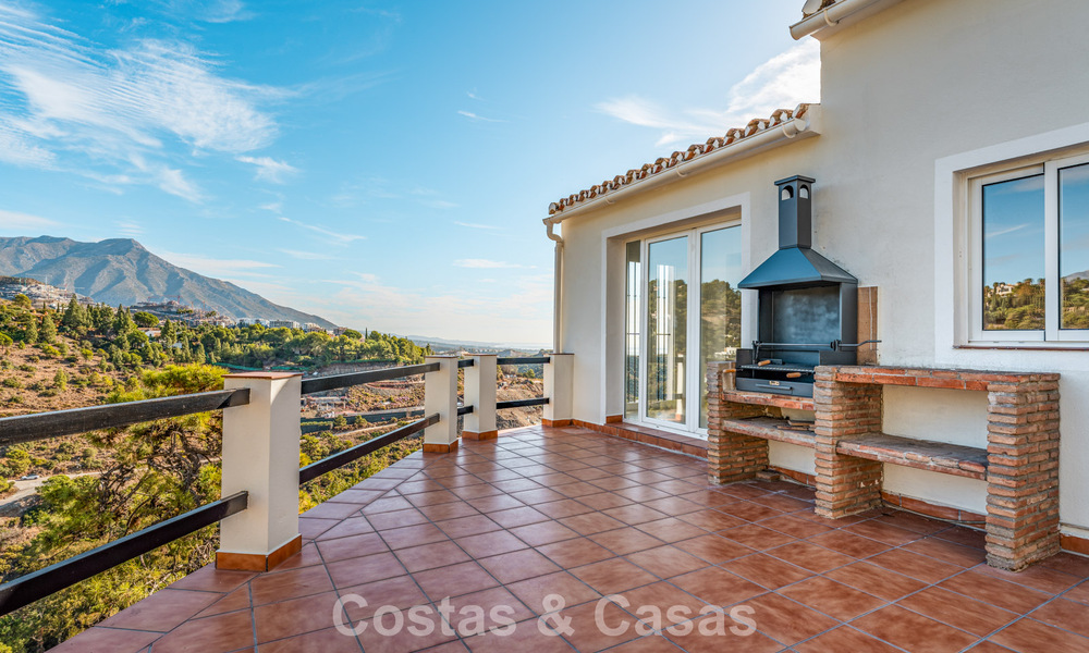 Elegant Andalusian luxury villa with timeless charm for sale in El Madroñal, Marbella - Benahavis 789567