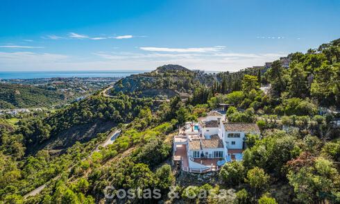 Elegant Andalusian luxury villa with timeless charm for sale in El Madroñal, Marbella - Benahavis 789569