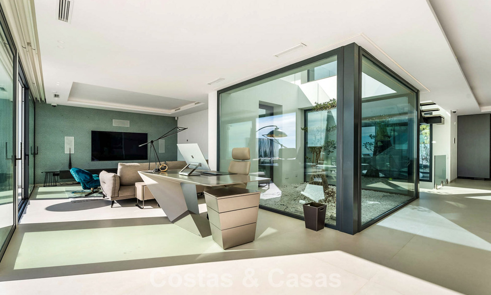 Move-in ready, state-of-the-art designer villa with panoramic views for sale in Marbella - Benahavis 789588