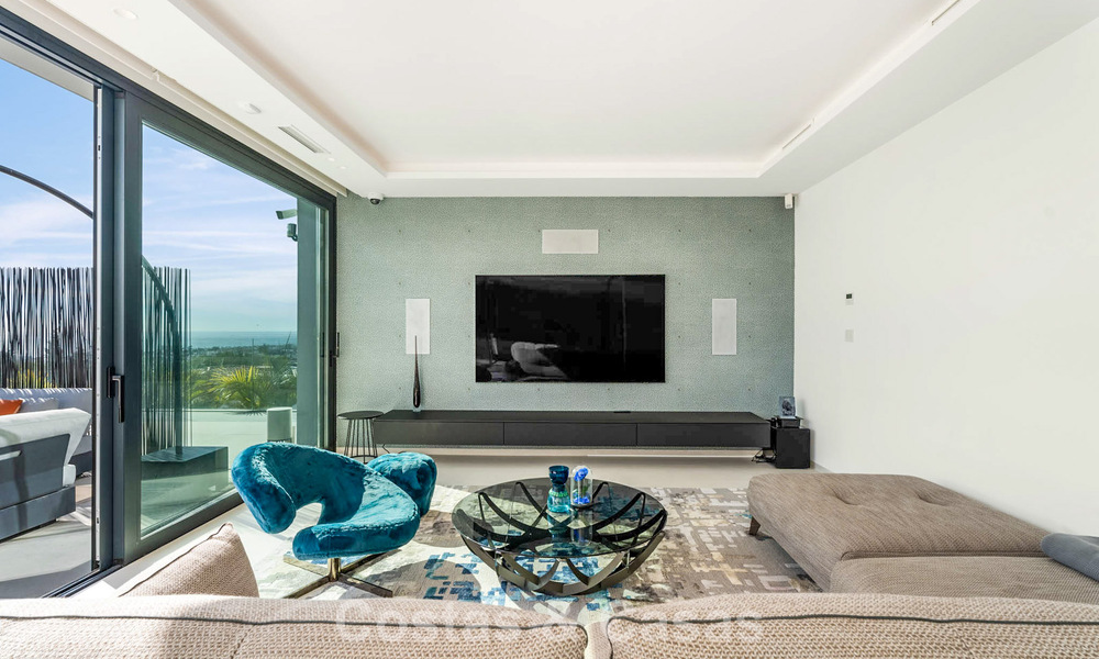 Move-in ready, state-of-the-art designer villa with panoramic views for sale in Marbella - Benahavis 789589