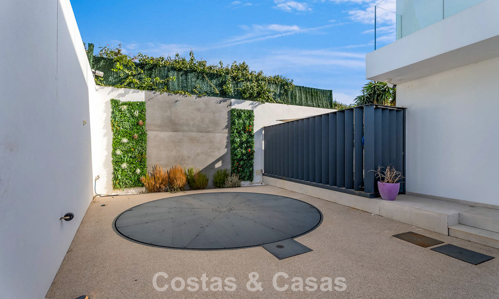 Move-in ready, state-of-the-art designer villa with panoramic views for sale in Marbella - Benahavis 789593