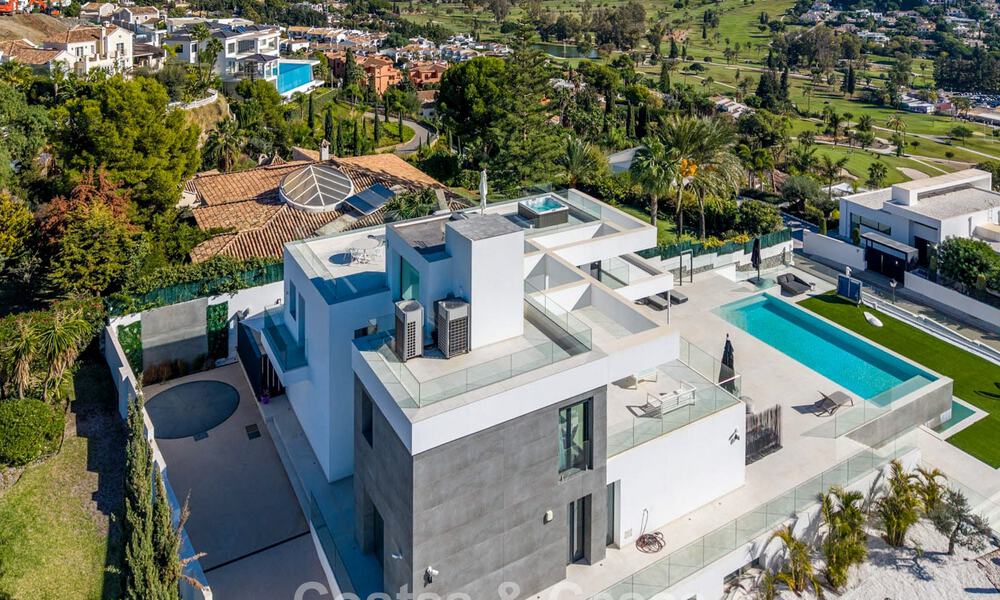 Move-in ready, state-of-the-art designer villa with panoramic views for sale in Marbella - Benahavis 789594