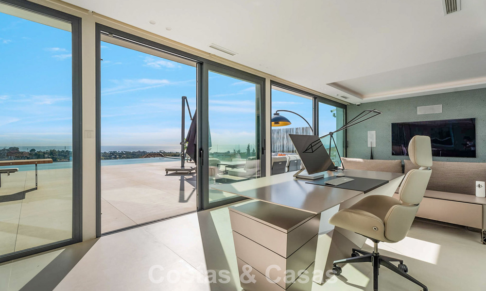 Move-in ready, state-of-the-art designer villa with panoramic views for sale in Marbella - Benahavis 789600