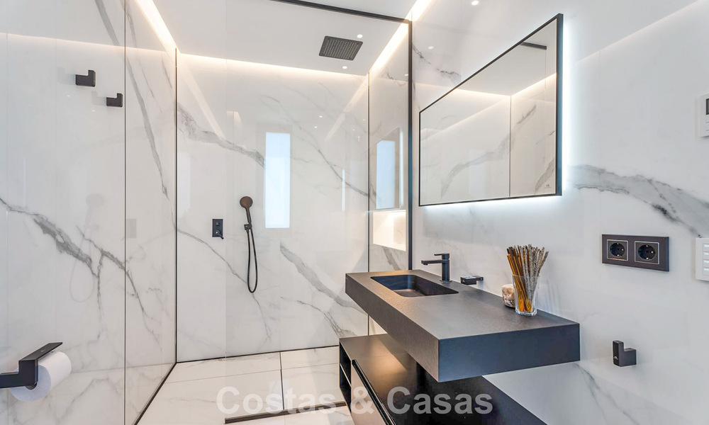 Move-in ready, state-of-the-art designer villa with panoramic views for sale in Marbella - Benahavis 789601