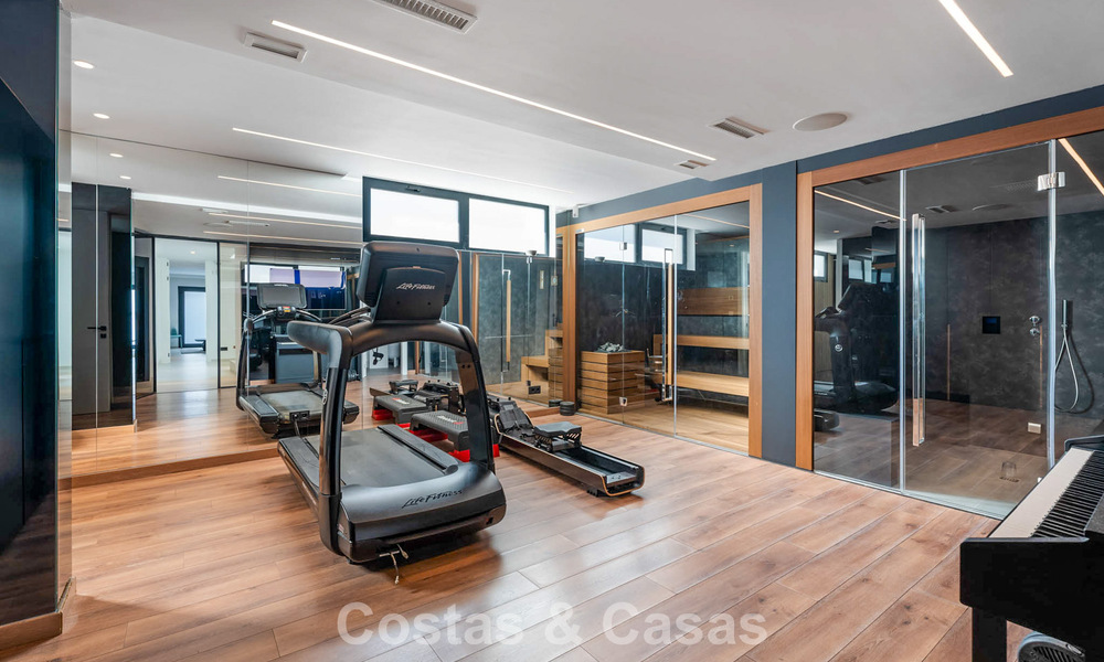 Move-in ready, state-of-the-art designer villa with panoramic views for sale in Marbella - Benahavis 789602