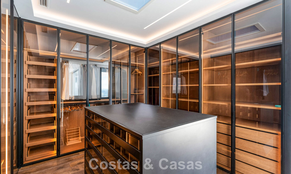 Move-in ready, state-of-the-art designer villa with panoramic views for sale in Marbella - Benahavis 789611