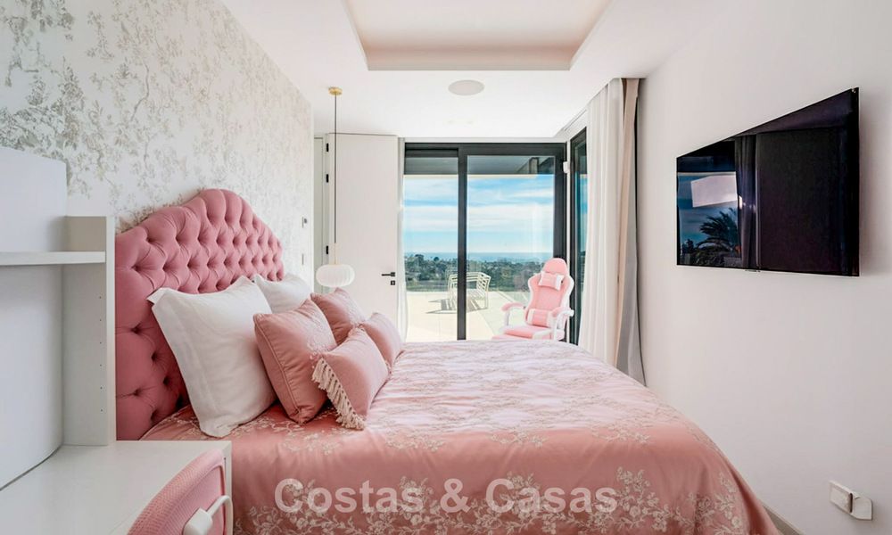 Move-in ready, state-of-the-art designer villa with panoramic views for sale in Marbella - Benahavis 789614