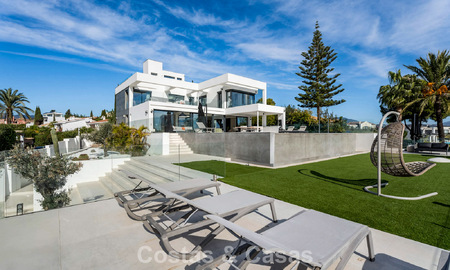 Move-in ready, state-of-the-art designer villa with panoramic views for sale in Marbella - Benahavis 789618