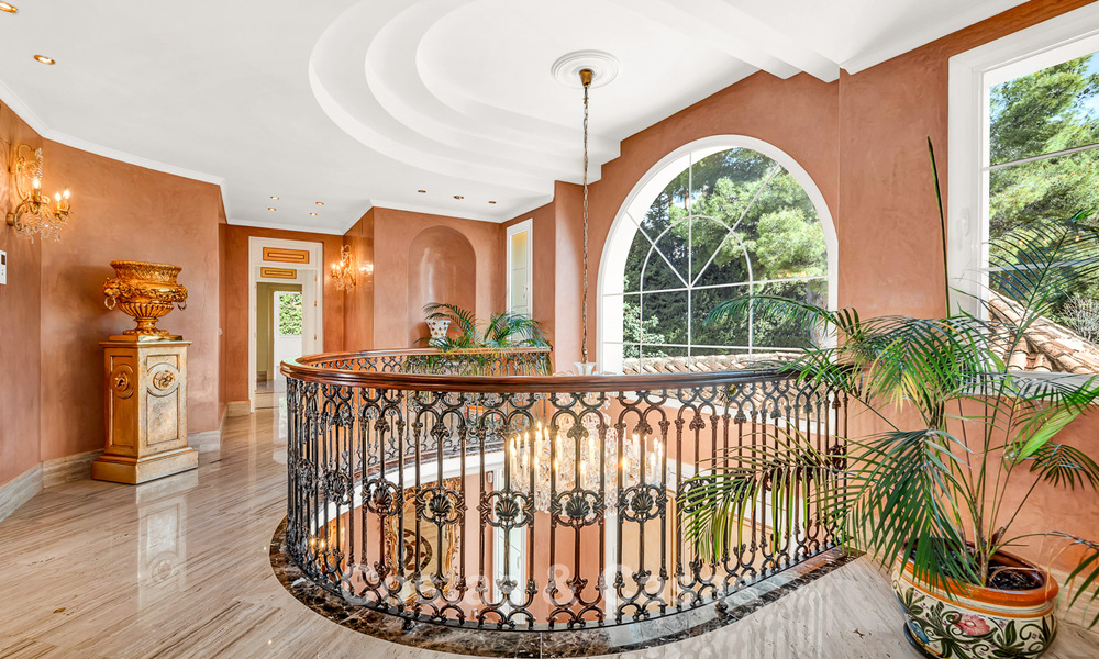 Remarkable Spanish villa for sale with sea views and a large plot in Sierra Blanca, Marbella 789628