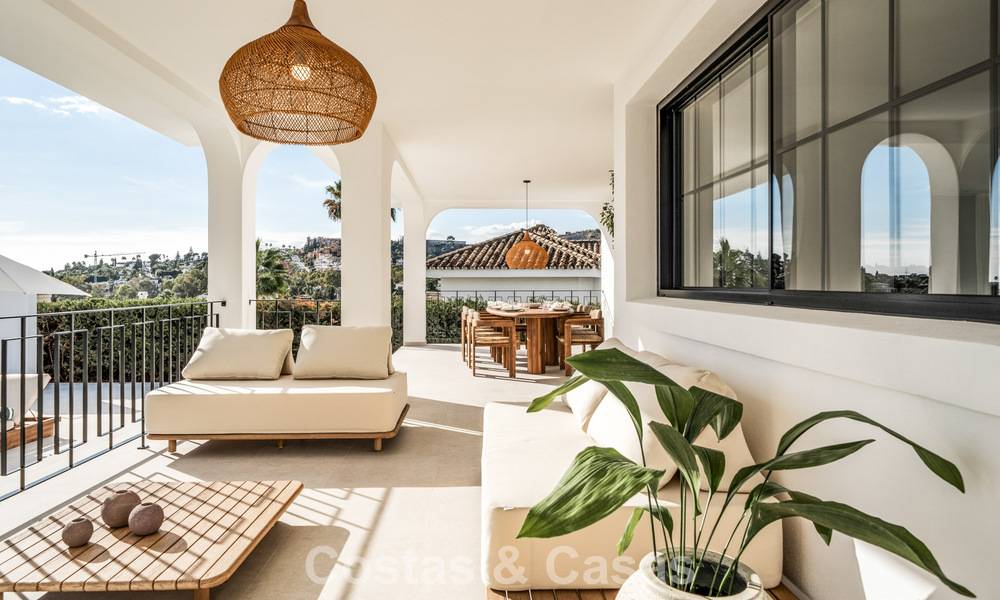 Modern-Mediterranean villa with sea views for sale in a preferred area of Nueva Andalucía, Marbella 789634