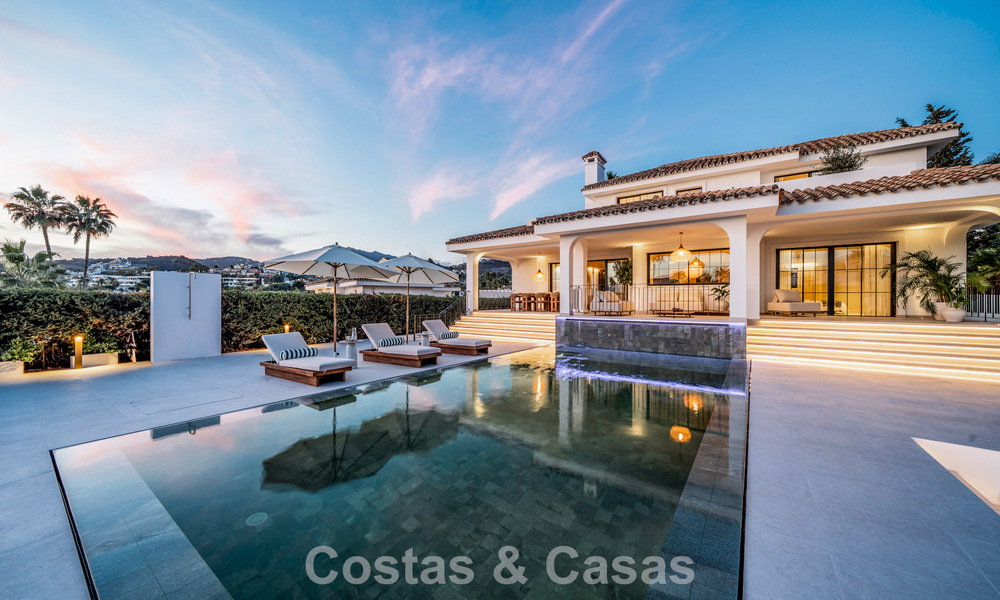 Modern-Mediterranean villa with sea views for sale in a preferred area of Nueva Andalucía, Marbella 789640