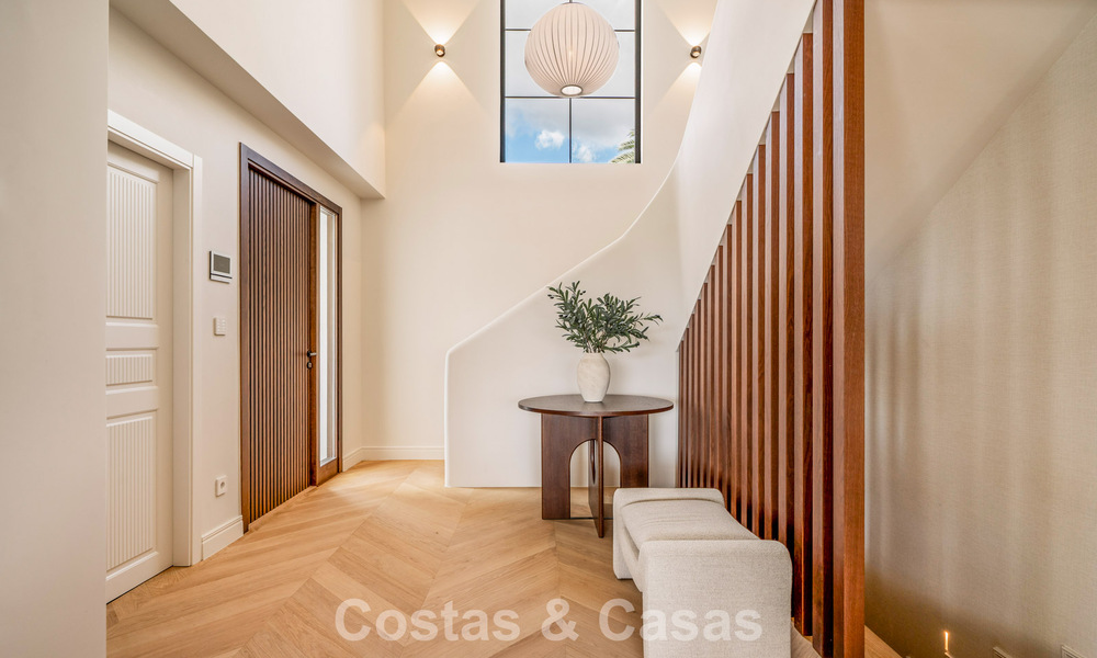 Modern-Mediterranean villa with sea views for sale in a preferred area of Nueva Andalucía, Marbella 789642