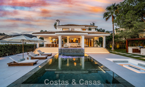 Modern-Mediterranean villa with sea views for sale in a preferred area of Nueva Andalucía, Marbella 789645