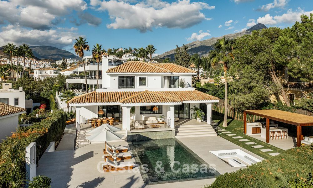 Modern-Mediterranean villa with sea views for sale in a preferred area of Nueva Andalucía, Marbella 789649