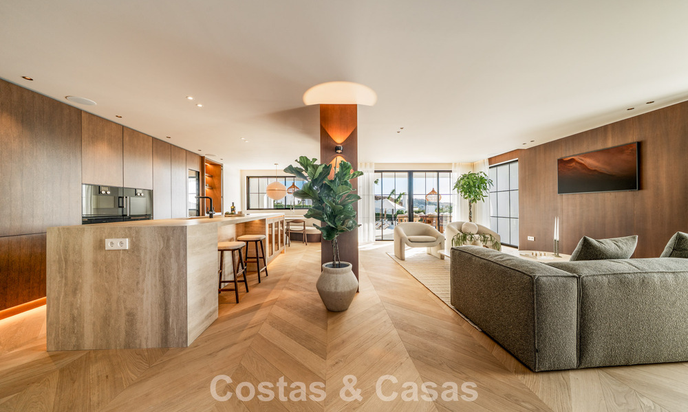 Modern-Mediterranean villa with sea views for sale in a preferred area of Nueva Andalucía, Marbella 789654