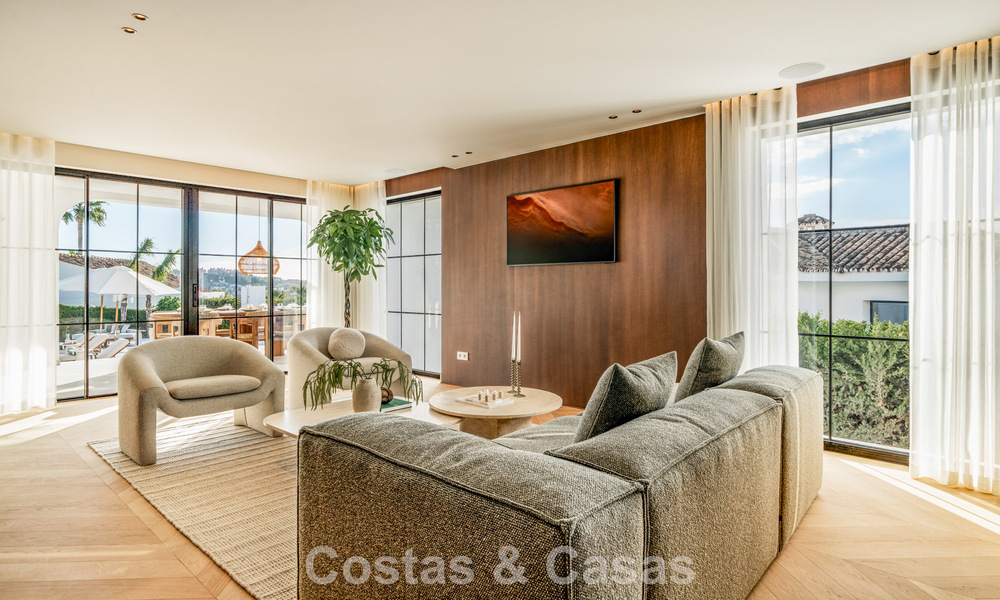 Modern-Mediterranean villa with sea views for sale in a preferred area of Nueva Andalucía, Marbella 789655