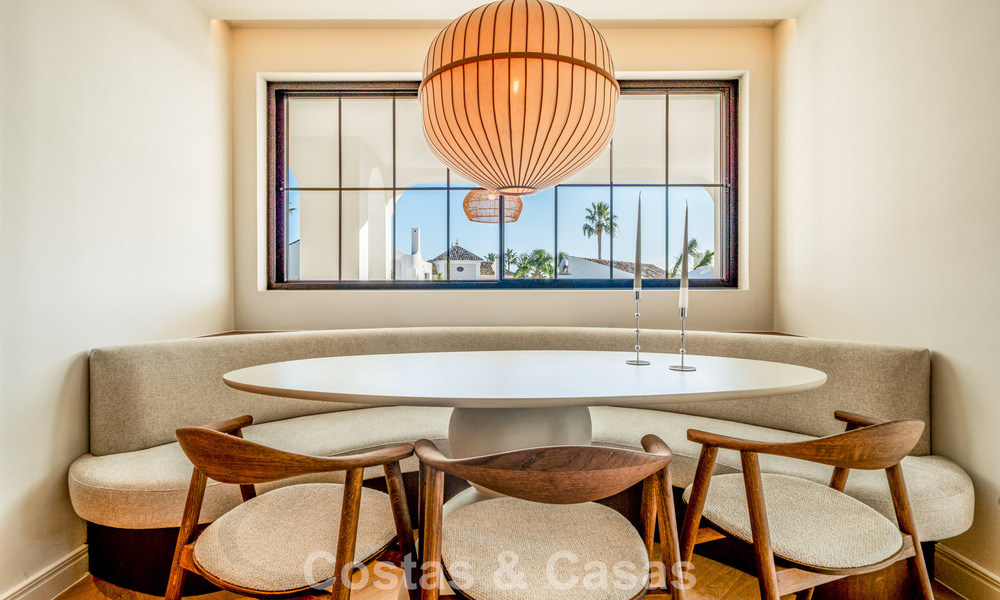 Modern-Mediterranean villa with sea views for sale in a preferred area of Nueva Andalucía, Marbella 789656