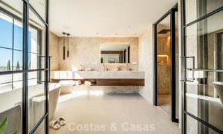 Modern-Mediterranean villa with sea views for sale in a preferred area of Nueva Andalucía, Marbella 789660 