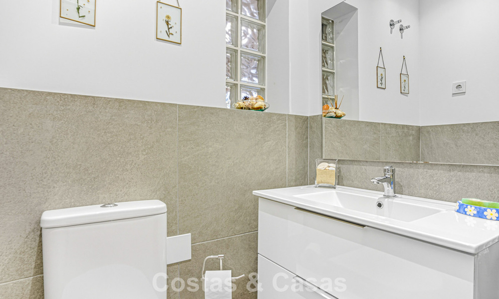 Spacious townhouse for sale in a charming, gated community on Marbella’s Golden Mile 789943