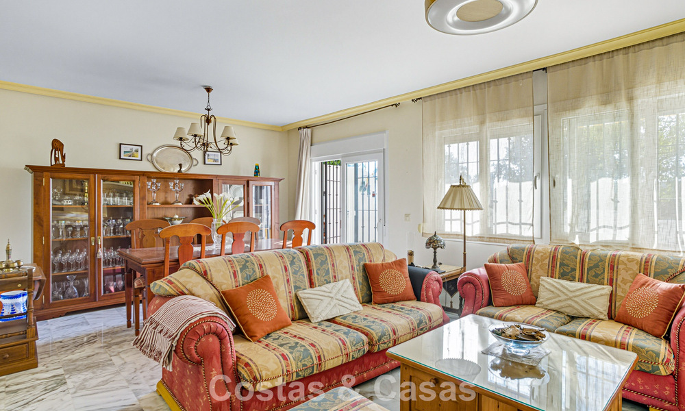Spacious townhouse for sale in a charming, gated community on Marbella’s Golden Mile 789946