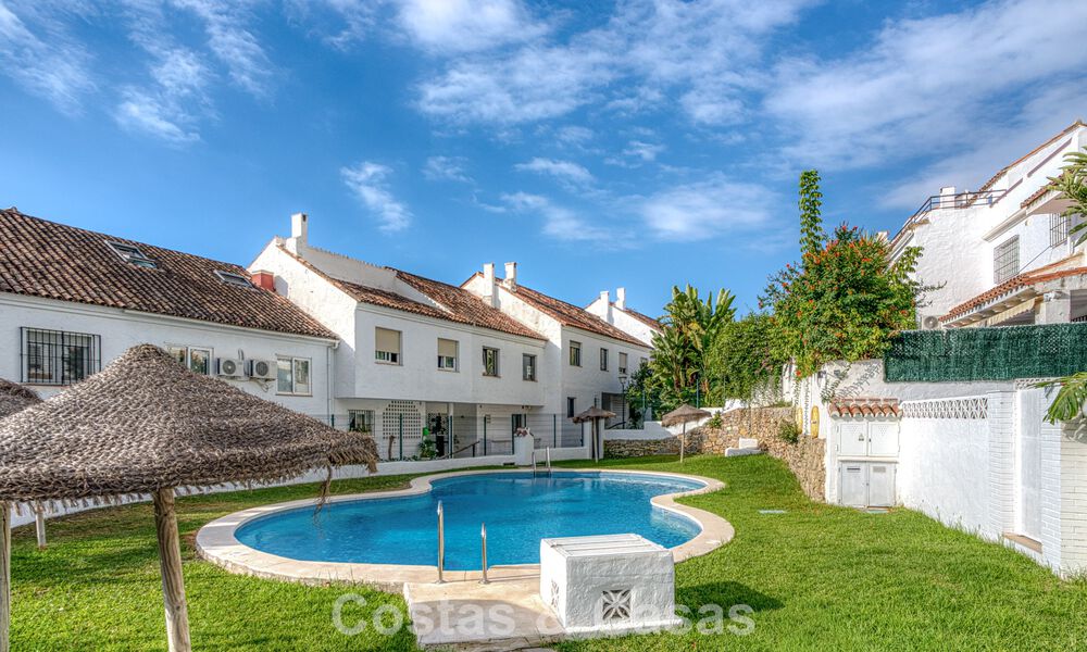 Spacious townhouse for sale in a charming, gated community on Marbella’s Golden Mile 789957
