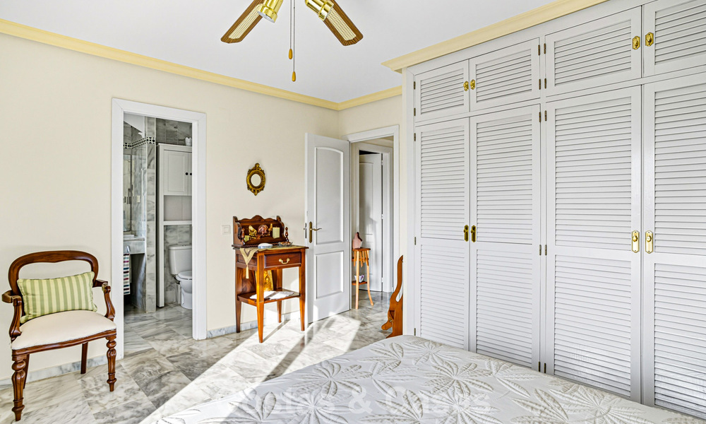 Spacious townhouse for sale in a charming, gated community on Marbella’s Golden Mile 789971