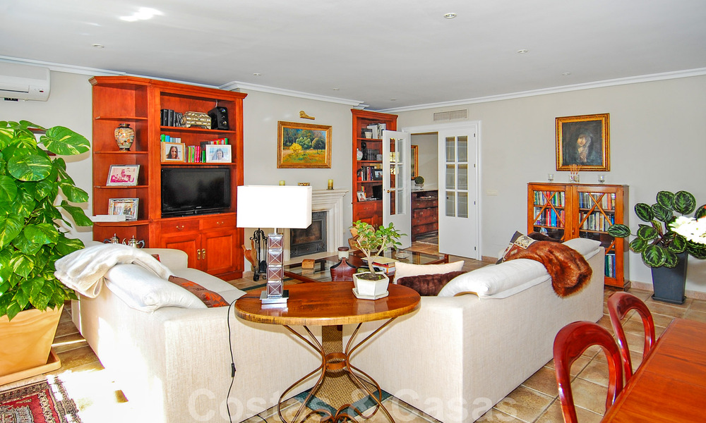 Charming townhouses for sale in a gated community on Marbella’s Golden Mile 808417