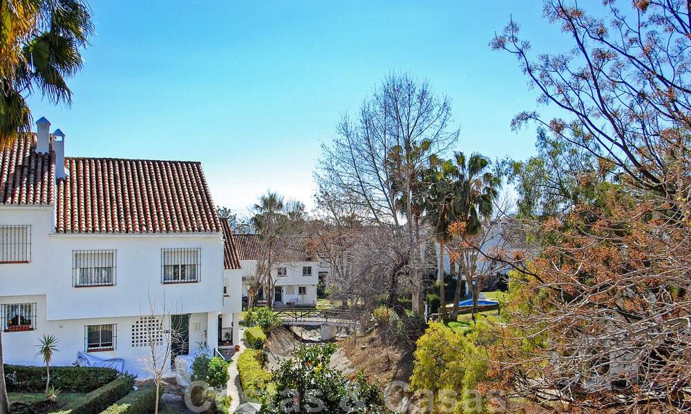 Charming townhouses for sale in a gated community on Marbella’s Golden Mile 808418
