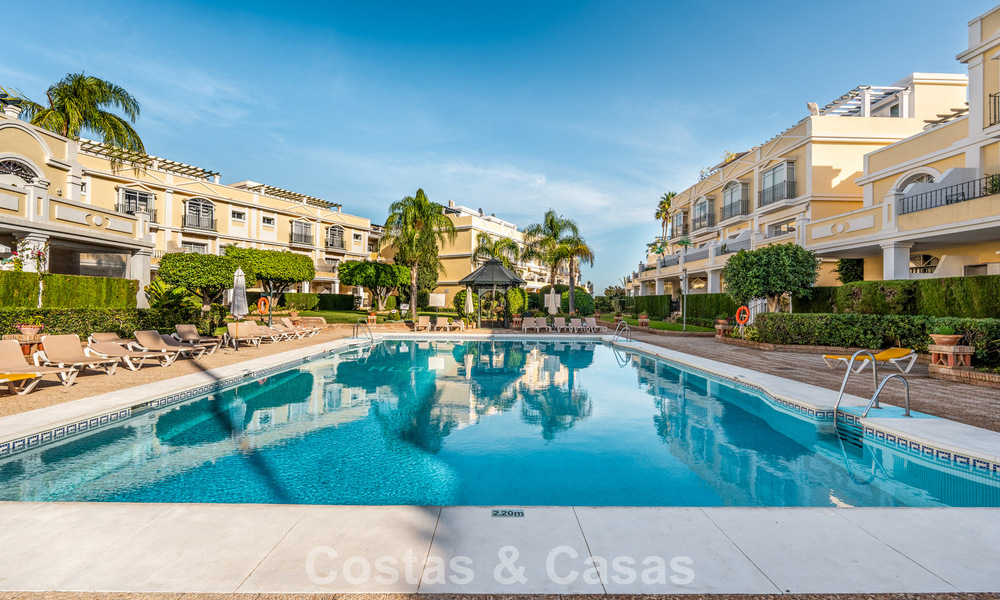 Luxury properties for sale just a stone’s throw from amenities in Nueva Andalucía’s Golf Valley, Marbella 808489