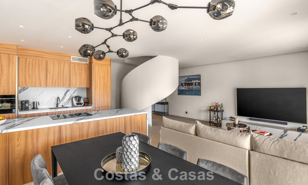 Luxury properties for sale just a stone’s throw from amenities in Nueva Andalucía’s Golf Valley, Marbella 808495