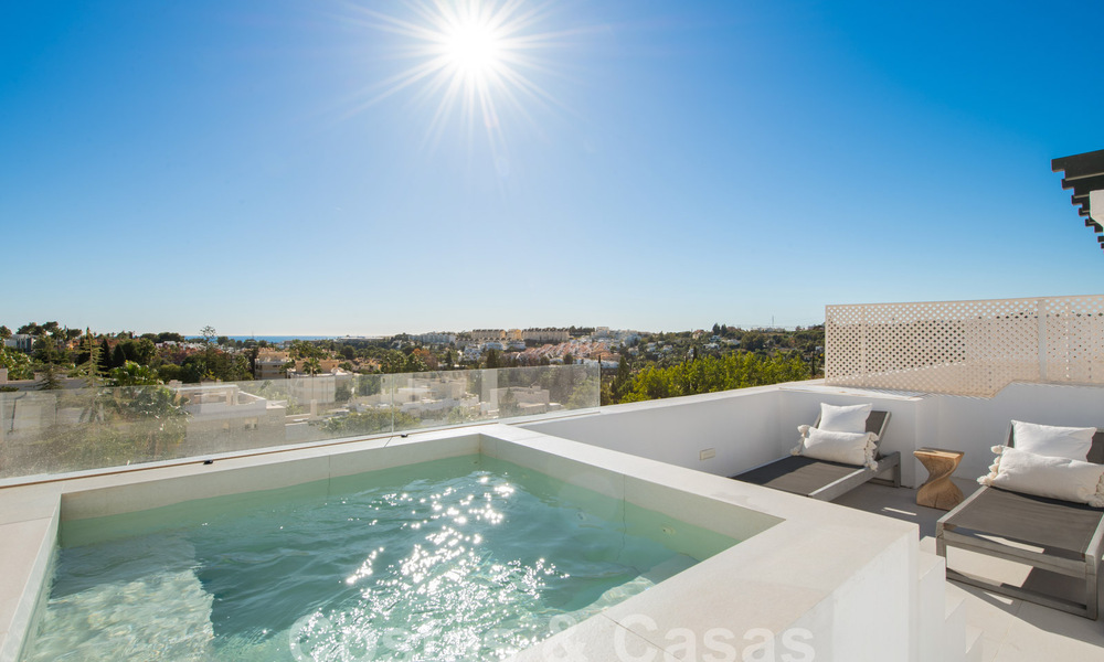 Luxury properties for sale just a stone’s throw from amenities in Nueva Andalucía’s Golf Valley, Marbella 808502