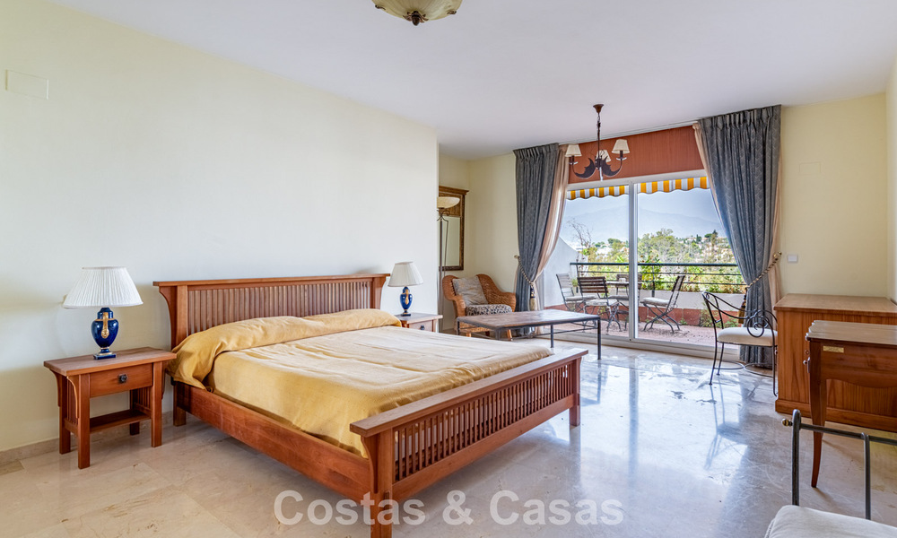 Spacious frontline golf penthouse apartment for sale close to all amenities in Guadalmina Alta and San Pedro, Marbella 790022