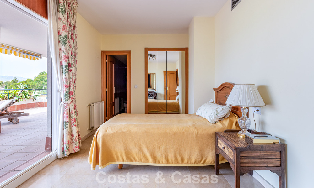 Spacious frontline golf penthouse apartment for sale close to all amenities in Guadalmina Alta and San Pedro, Marbella 790024