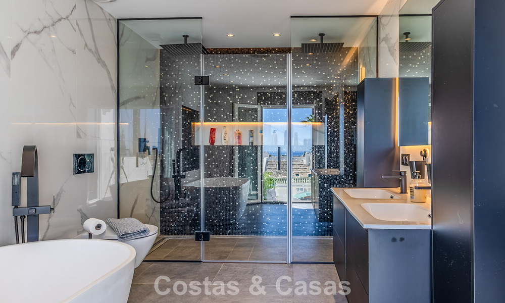 Prime Location! Spacious townhouse for sale with modern interior in the Aloha Golf community in Nueva Andalucía, Marbella 790152