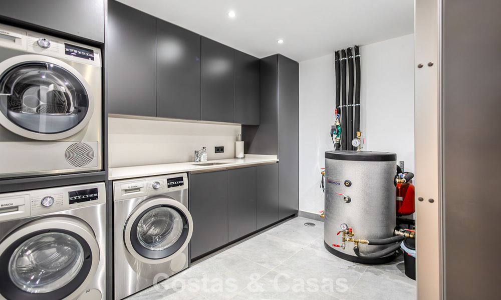 Prime Location! Spacious townhouse for sale with modern interior in the Aloha Golf community in Nueva Andalucía, Marbella 790157