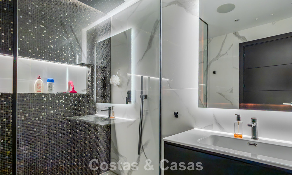 Prime Location! Spacious townhouse for sale with modern interior in the Aloha Golf community in Nueva Andalucía, Marbella 790158