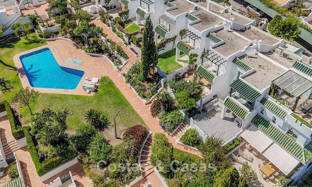 Prime Location! Spacious townhouse for sale with modern interior in the Aloha Golf community in Nueva Andalucía, Marbella 790162