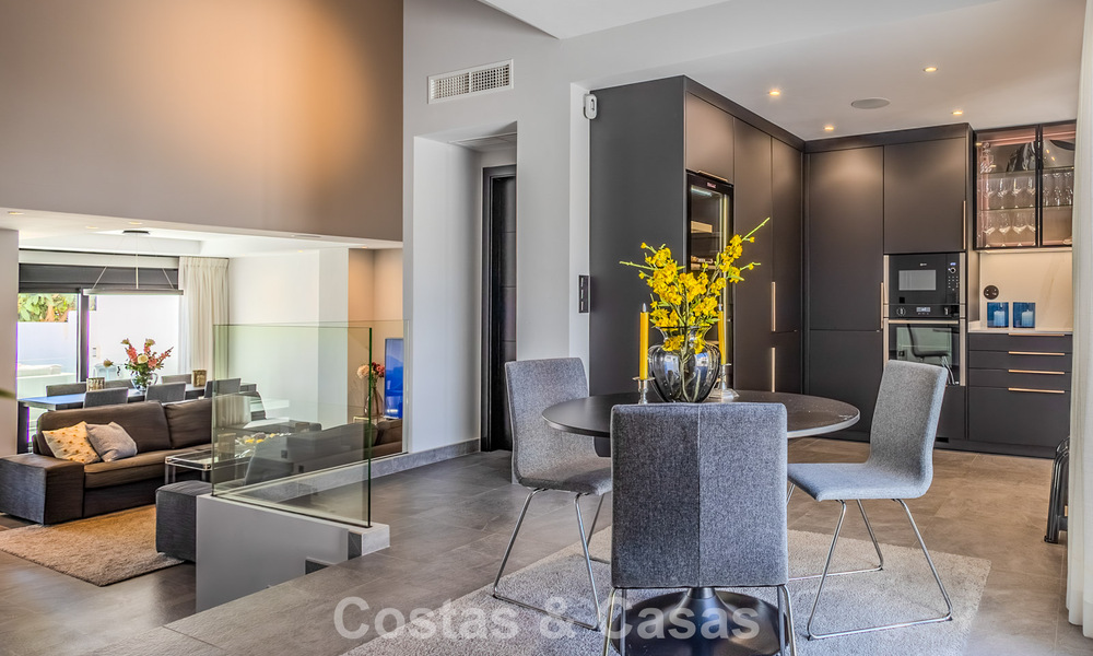 Prime Location! Spacious townhouse for sale with modern interior in the Aloha Golf community in Nueva Andalucía, Marbella 790167