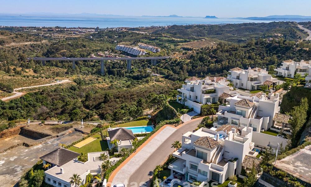 Stylish 3-bedroom apartment for sale with panoramic sea views in a gated resort in Benahavis - Marbella 790138