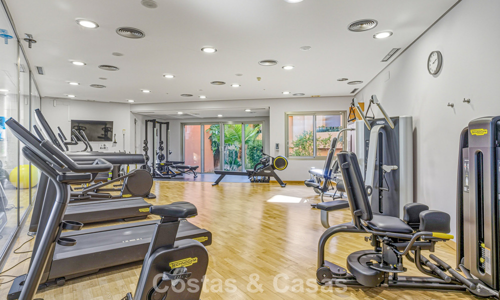 Move-in ready, modernised penthouse for sale in a luxurious complex on Marbella’s Golden Mile 790087