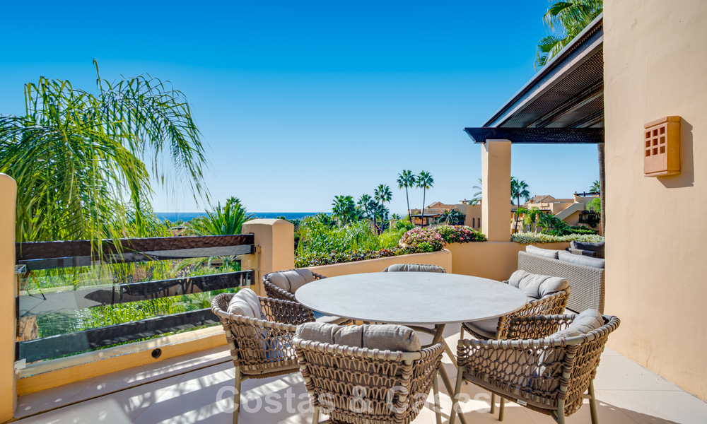 Move-in ready, modernised penthouse for sale in a luxurious complex on Marbella’s Golden Mile 790090