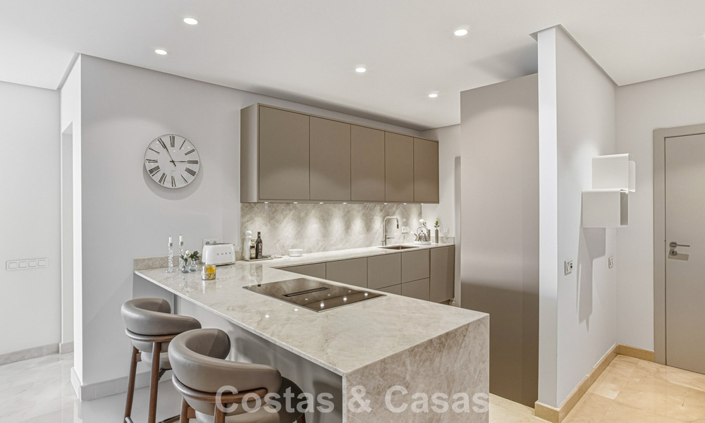 Move-in ready, modernised penthouse for sale in a luxurious complex on Marbella’s Golden Mile 790108