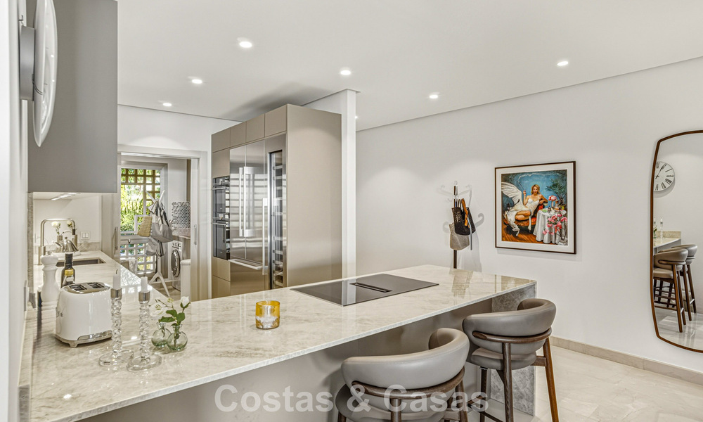 Move-in ready, modernised penthouse for sale in a luxurious complex on Marbella’s Golden Mile 790109