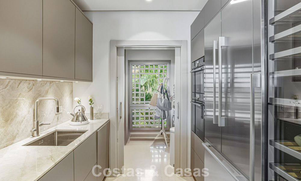 Move-in ready, modernised penthouse for sale in a luxurious complex on Marbella’s Golden Mile 790110