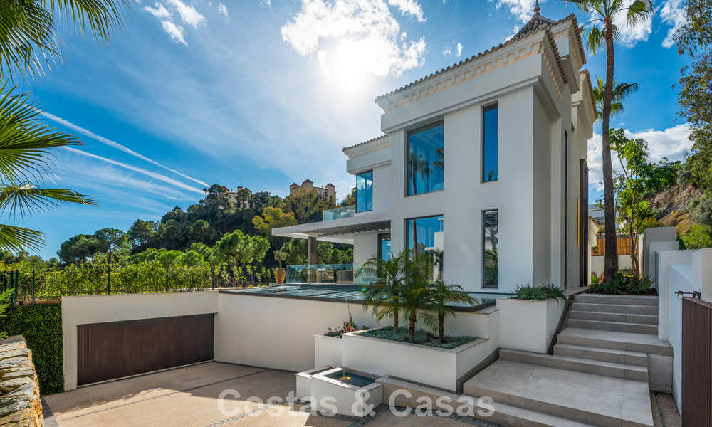 Impressive luxury villa with golf and sea views for sale in La Quinta, Benahavis - Marbella 790177
