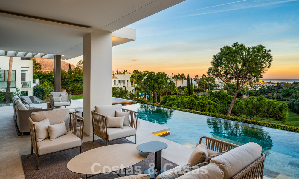 Impressive luxury villa with golf and sea views for sale in La Quinta, Benahavis - Marbella 790179