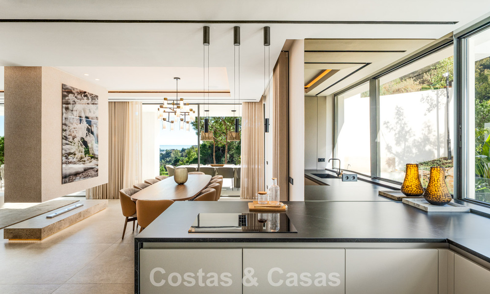 Impressive luxury villa with golf and sea views for sale in La Quinta, Benahavis - Marbella 790193